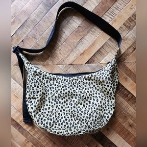 BAGGU Medium Nylon Crescent Bag in Leopard print
